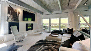 Timberline Condominiums 2 Bedroom Deluxe Unit D2H